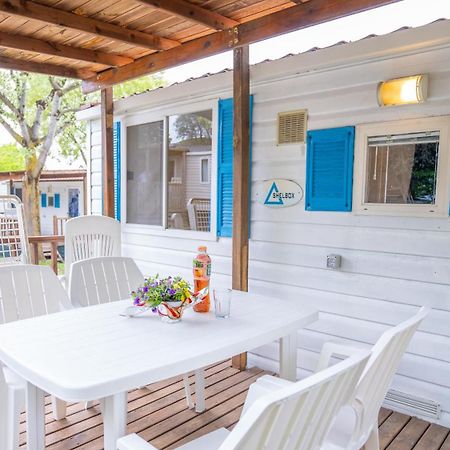 Happy Camp Mobile Homes In Butterfly Camping Village Peschiera del Garda Exterior photo