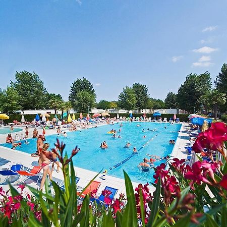 Happy Camp Mobile Homes In Butterfly Camping Village Peschiera del Garda Exterior photo