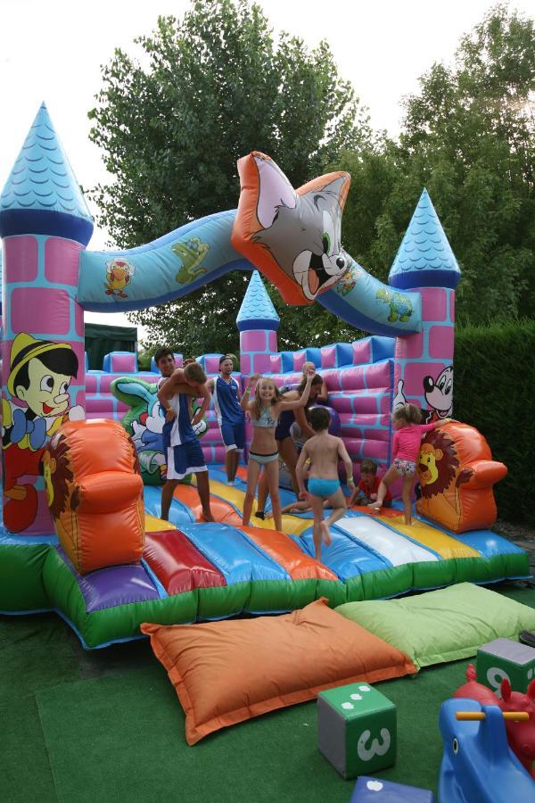 Happy Camp Mobile Homes In Butterfly Camping Village Peschiera del Garda Exterior photo